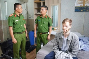 Đại tá Nguyễn Hà Lai – Phó Giám đốc Công an TP Đà Nẵng có mặt tại hiện trường để chỉ đạo công tác điều tra. Ảnh: Công an cung cấp