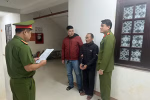 Công an ra lệnh giữ người trong trường hợp khẩn cấp đối với tài xế Hà Văn Mến. Ảnh: CACC