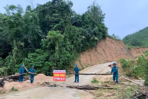 Các địa phương khẩn trương ứng phó mưa lớn do ảnh hưởng của bão số 10. 