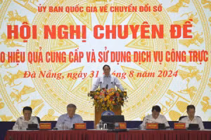 Thủ tướng Phạm Minh Chính chủ trì Hội nghị chuyên đề "Nâng cao hiệu quả cung cấp và sử dụng dịch vụ công trực tuyến”. 