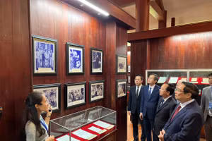 Thủ tướng Phạm Minh Chính thăm Khu lưu niệm cố Thủ tướng Phạm Văn Đồng, ở xã Mộ Đức (tỉnh Quảng Ngãi). 