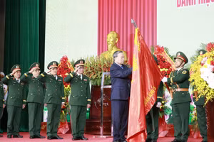 Tổng Bí thư, Chủ tịch nước Tô Lâm trao danh hiệu Anh hùng lực lượng vũ trang (LLVT) nhân dân cho Quân khu 5.