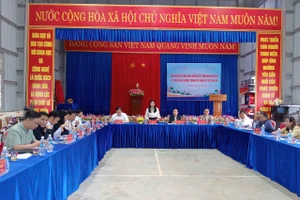 Đoàn công tác của Sở GD&ĐT TP Đà Nẵng làm việc với UBND xã Trà Vân. 