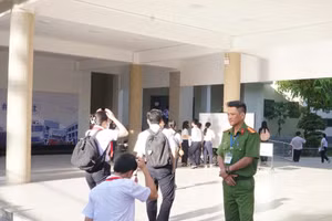 Lực lượng Công an Đà Nẵng tham gia bảo đảm an toàn trong suốt quá trình diễn ra Kỳ thi tuyển sinh lớp 10. Ảnh tư liệu