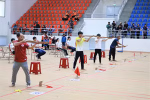 Các vận động viên thi đấu môn bắn nỏ. Ảnh: Sở VH,TT&DL tỉnh Quảng Ngãi.