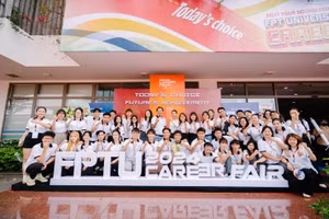 Sinh viên hào hứng tham gia Ngày hội Việc làm FPTU Career Fair 2024.