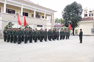 Cán bộ, chiến sĩ Bộ Chỉ huy Quân sự TP Đà Nẵng xuất quân lên đường vào Đắk Lắk ngày 1/12.