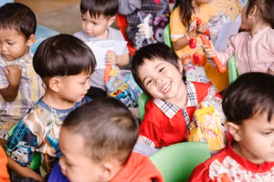 Trẻ của Trường Mầm non liên xã Axan – Tr’hy (xã Hùng Sơn).