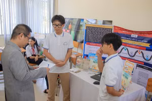 Thí sinh tham dự Hội thi Tin học Trẻ toàn quốc. 