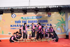 Học sinh Trường THPT Quang Trung trong các chương trình ngoại khóa của trường.