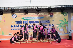Học sinh Trường THPT Quang Trung trong các chương trình ngoại khóa của trường.