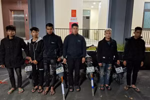 Nhóm thanh thiếu niên tham gia hỗn chiến trên đèo Hải Vân.