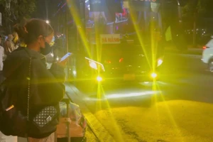 53 người trên xe khách 38 chỗ. Ảnh: Công an