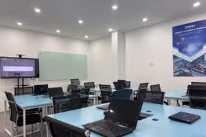 Sinh viên theo học tại Viện sẽ có cơ hội tiếp cận công nghệ tiên tiến, thực hành trên thiết bị hiện đại.