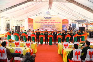 Thực hiện nghi thức khánh thành và bàn giao Trường Mẫu giáo Cư Drăm (Đắk Lắk).