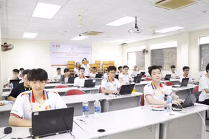 Sinh viên Trường Đại học Công nghệ thông tin và truyền thông Việt - Hàn (VKU), Đại học Đà Nẵng. 