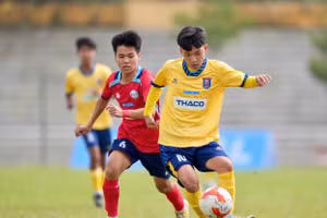 9 đội bóng của khu vực Duyên hải miền Trung tranh tài để giành vé dự vòng chung kết giải bóng đá Thanh Niên sinh viên Việt Nam lần III.