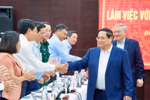 Thủ tướng Chính phủ làm việc với Ban Thường vụ Thành ủy Đà Nẵng. Ảnh: Cổng TTĐT Đà Nẵng