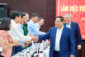 Thủ tướng Chính phủ làm việc với Ban Thường vụ Thành ủy Đà Nẵng. Ảnh: Cổng TTĐT Đà Nẵng