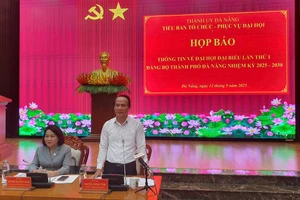 Ông Nguyễn Đình Vĩnh, Phó Bí thư Thường trực Thành ủy Đà Nẵng thông tin về Đại hội.