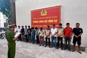 Những người liên quan đường dây đánh bạc. Ảnh: Công an cung cấp
