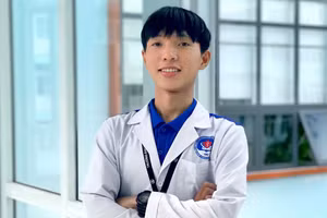 Nam sinh Nguyễn Cửu Minh Quân. 