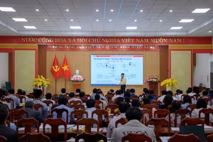 Giáo viên ở tỉnh Quảng Nam được phổ cập ứng dụng công nghệ (Al) và chuyển đổi số trong giảng dạy và quản lý. 