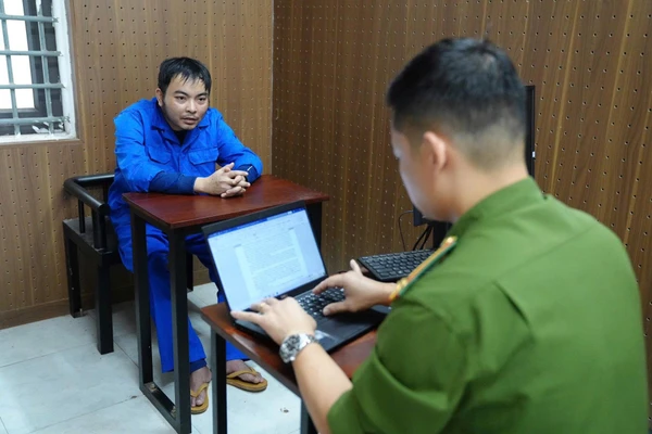 Tạ Minh Châu tại cơ quan Công an. Ảnh: Công an tỉnh Phú Thọ