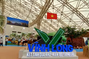 Gian trưng bày của tỉnh Vĩnh Long tại Trung tâm Triển lãm Quốc gia (Đông Anh, Hà Nội).