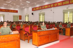 Quang cảnh buổi khai giảng. (Ảnh: Cổng TTĐT tỉnh Vĩnh Long)