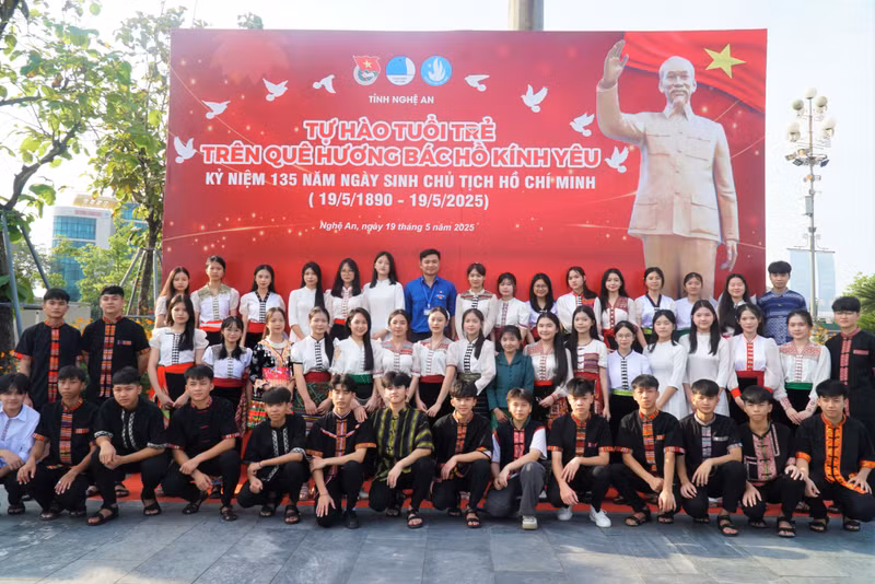 le-dai-ky-bay-ky-niem-sinh-nhat-bac-13.jpg