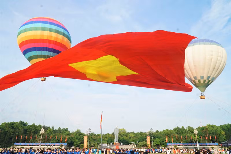 le-dai-ky-bay-ky-niem-sinh-nhat-bac-1.jpg