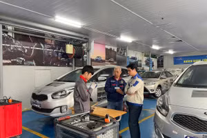 Thực hành nghề tại Trường Trung cấp nghề Giao thông công chính Hà Nội.