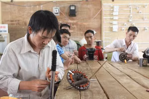 Đào tạo nghề tại Trường Trung cấp nghề Thanh, Thiếu niên khuyết tật, đặc biệt khó khăn Thanh Hóa.