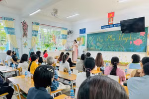 Họp phụ huynh tại Trường Tiểu học Nguyễn Hiền (TPHCM). Ảnh: website nhà trường.