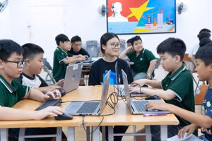 Học sinh Trường Liên cấp Tiểu học & THCS Ngôi Sao Hà Nội trải nghiệm hoạt động học tập trên nền tảng số.