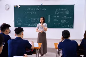 Nỗ lực thực hiện giáo dục bắt buộc ở THCS