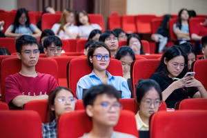 Chương trình FPT Leader Talk 2026 thảo luận về tác động của AI với nền kinh tế, nhu cầu tuyển dụng và những năng lực người trẻ cần chuẩn bị.
