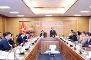 Bộ trưởng Nguyễn Kim Sơn và Chủ nhiệm Ủy ban Văn hóa, Giáo dục của Quốc hội Nguyễn Đắc Vinh chủ trì phiên họp.