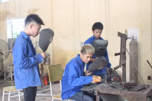 Học sinh Trường Trung cấp nghề Thanh, Thiếu niên khuyết tật, đặc biệt khó khăn Thanh Hóa.