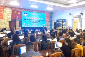 Cán bộ quản lý, giáo viên tham gia tập huấn về cơ sở dữ liệu ngành Giáo dục.