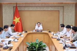 Phó Thủ tướng Lê Tiến Châu chủ trì cuộc họp về tình hình in, phát hành và cung ứng sách giáo khoa năm học 2026-2027 - Ảnh: chinhphu.vn/Thu Sa
