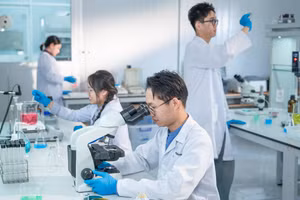 Sinh viên ngành Công nghệ sinh học, Trường Đại học Văn Lang. Ảnh: NTCC.