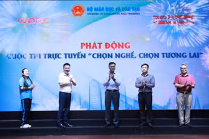 Các đại biểu phát động Cuộc thi trực tuyến “Chọn nghề, chọn tương lai” năm 2026.