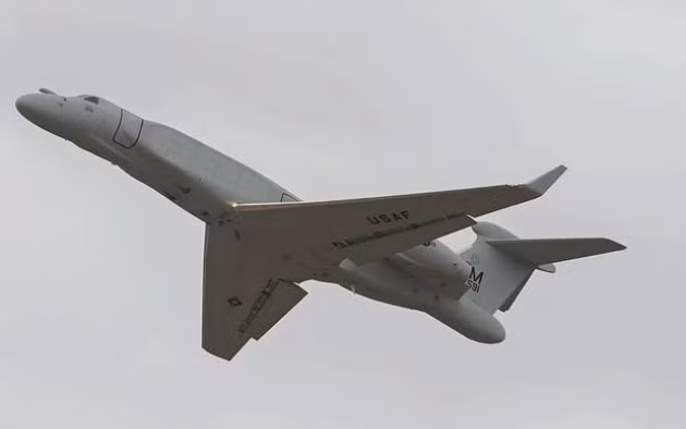 Máy bay EA-37B của NATO.