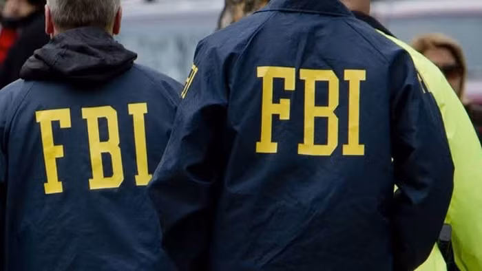 FBI đang điều tra vụ rò rỉ thông tin mật lớn nhất từ trước đến nay.