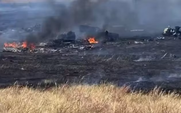 Hiện trường vụ máy bay trực thăng AH-64 Apache rơi ở bang Texas, ngày 15/8/2026.
