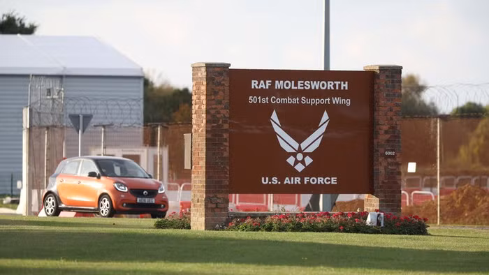 Cổng vào căn cứ RAF Molesworth ở Huntingdon, Cambridgeshire, Anh.