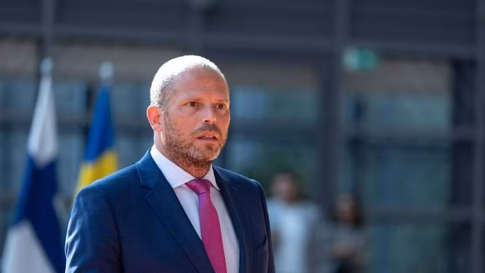 Bộ trưởng Quốc phòng và phụ trách Ngoại thương của Bỉ, Theo Francken.
