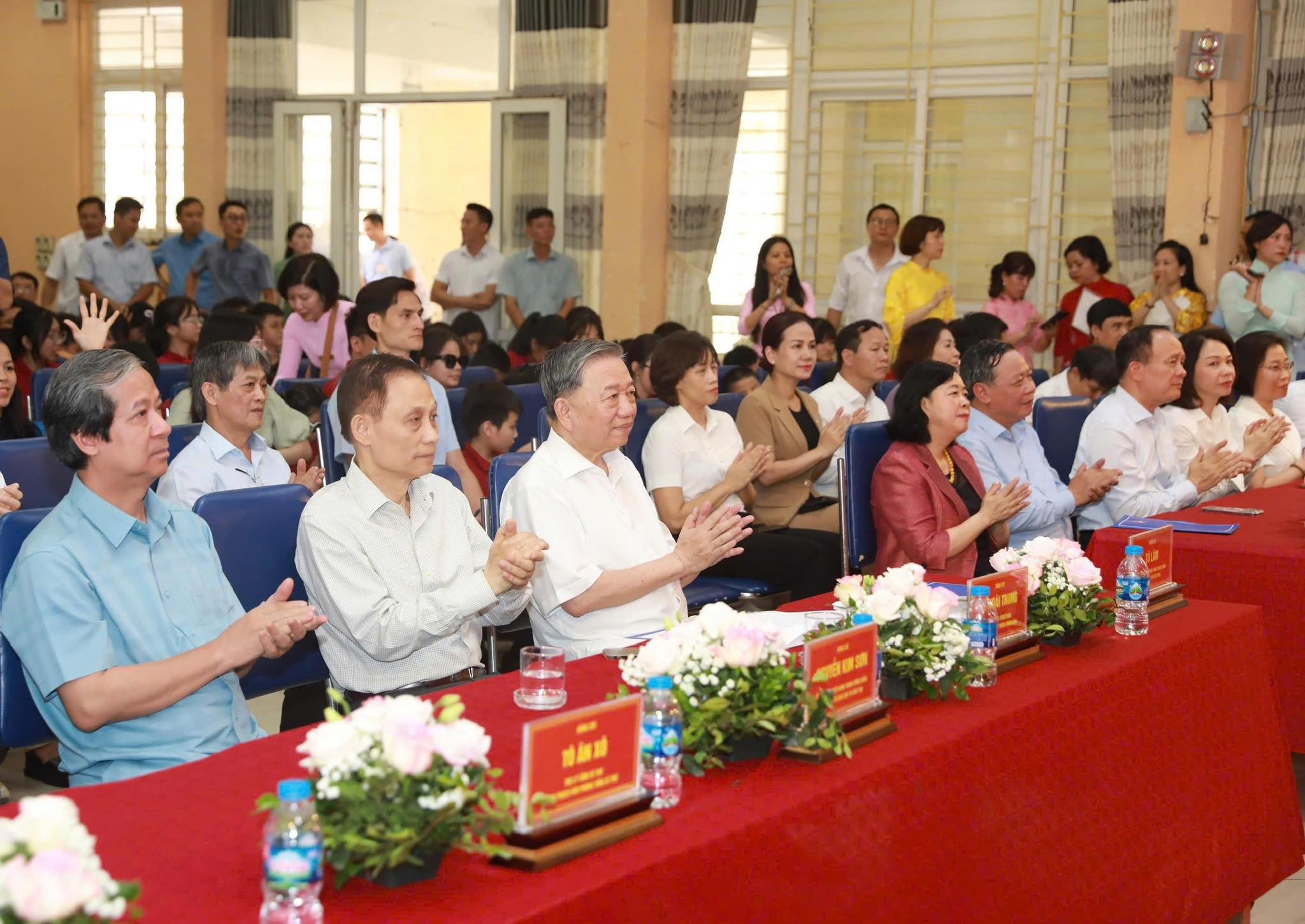 Các đại biểu dự buổi gặp mặt. Ảnh: Văn Hiếu. 503309897-1107994618036998-2598557309792520416-n.jpg